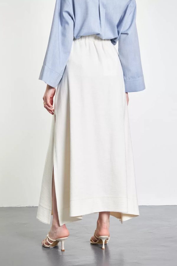 Ecru Skirt with Elastic Waistband and Slit Detail - Image 5