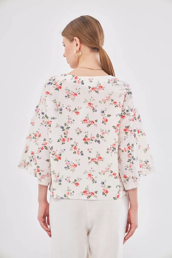 Floral Short Kimono with Tie Front - Image 5